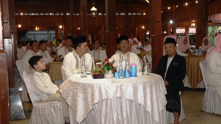 Hangatnya Ramadan, Polres Nganjuk Buka Bersama Yatim Piatu di Pendopo Andaru