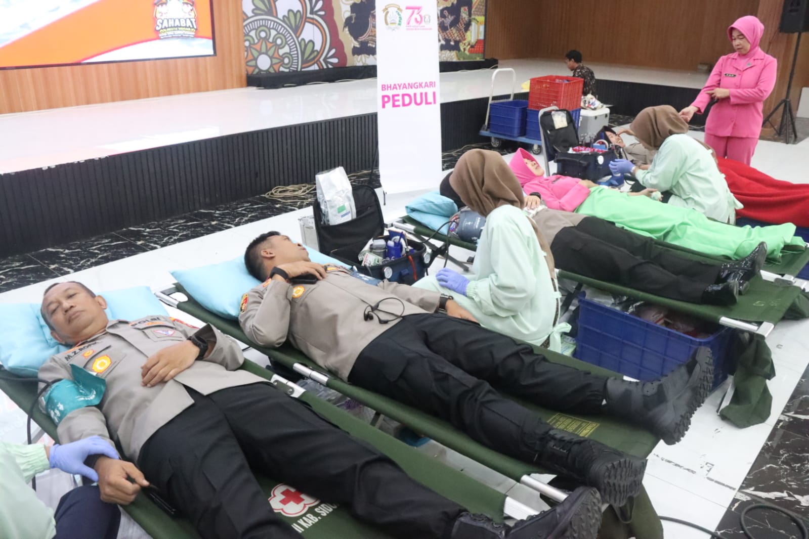 Polwan dan Bhayangkari Polresta Sidoarjo Donor Darah