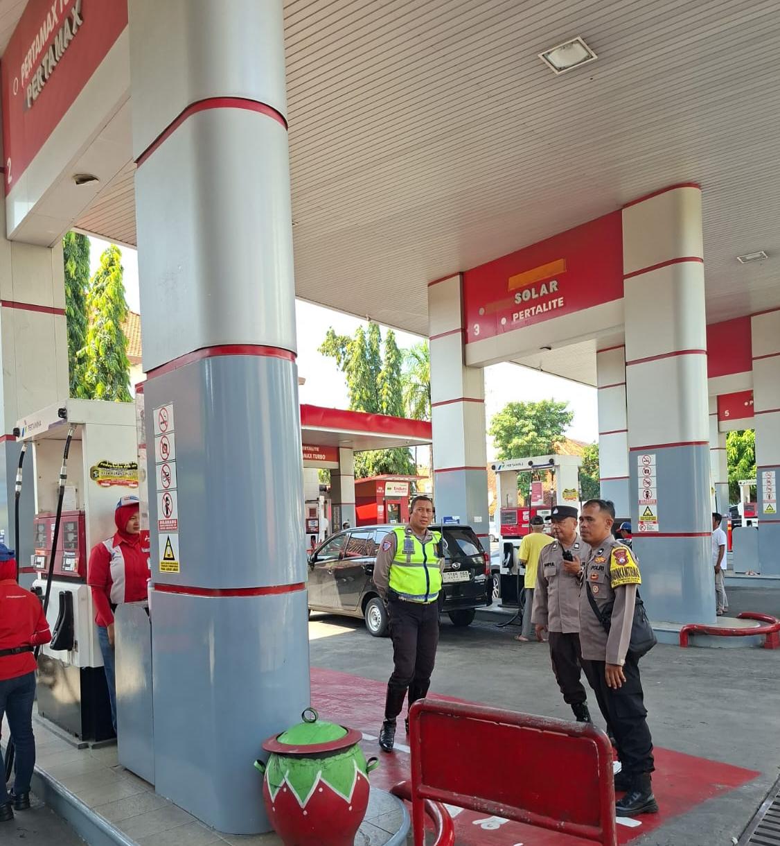 Pastikan Stok BBM Aman, Polsek Bubutan Gelar Patroli Presisi di SPBU 
