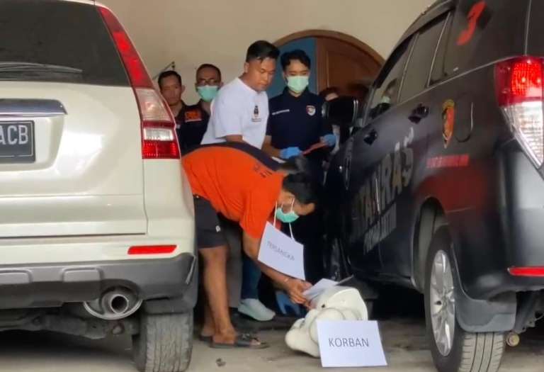 Polda Jatim Rekonstruksi Pembunuhan Janda di Gempol, Keluarga Korban Minta Hukuman Mati