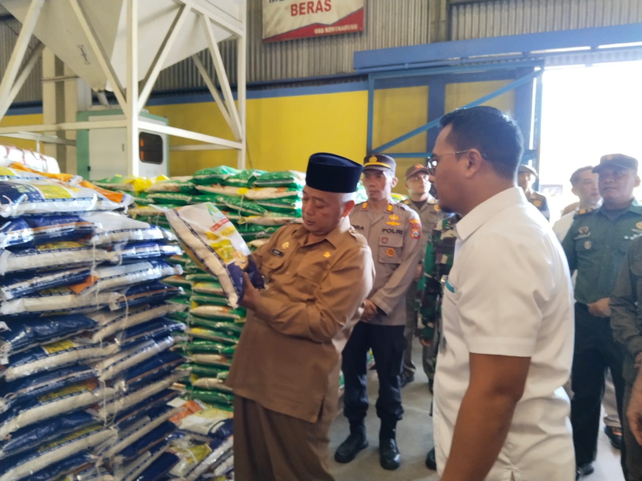 Sidak Bapokting, Bupati Malang Pastikan Stok Aman