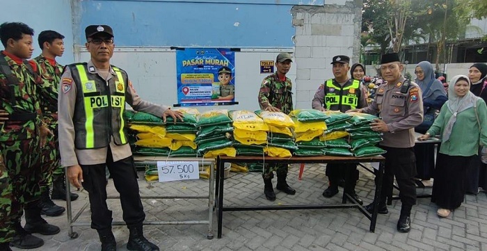 1 Ton Beras Ludes, Polsek Bojonegoro Kota dan Pemuda Muhammadiyah Gelar Gerakan Pangan Murah