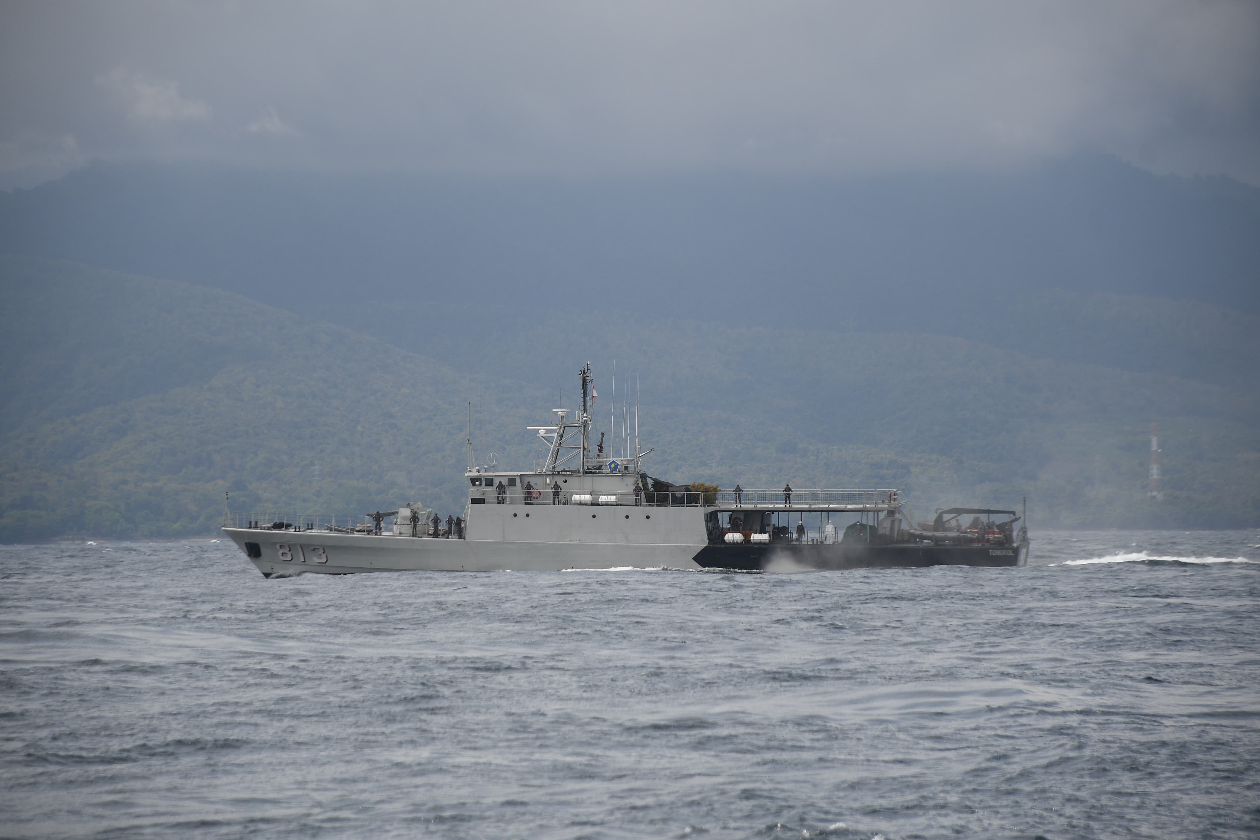 Pencarian KMP Tunu Pratama Jaya: TNI AL Kerahkan Kapal Perang, Pesawat Udara, Helikopter