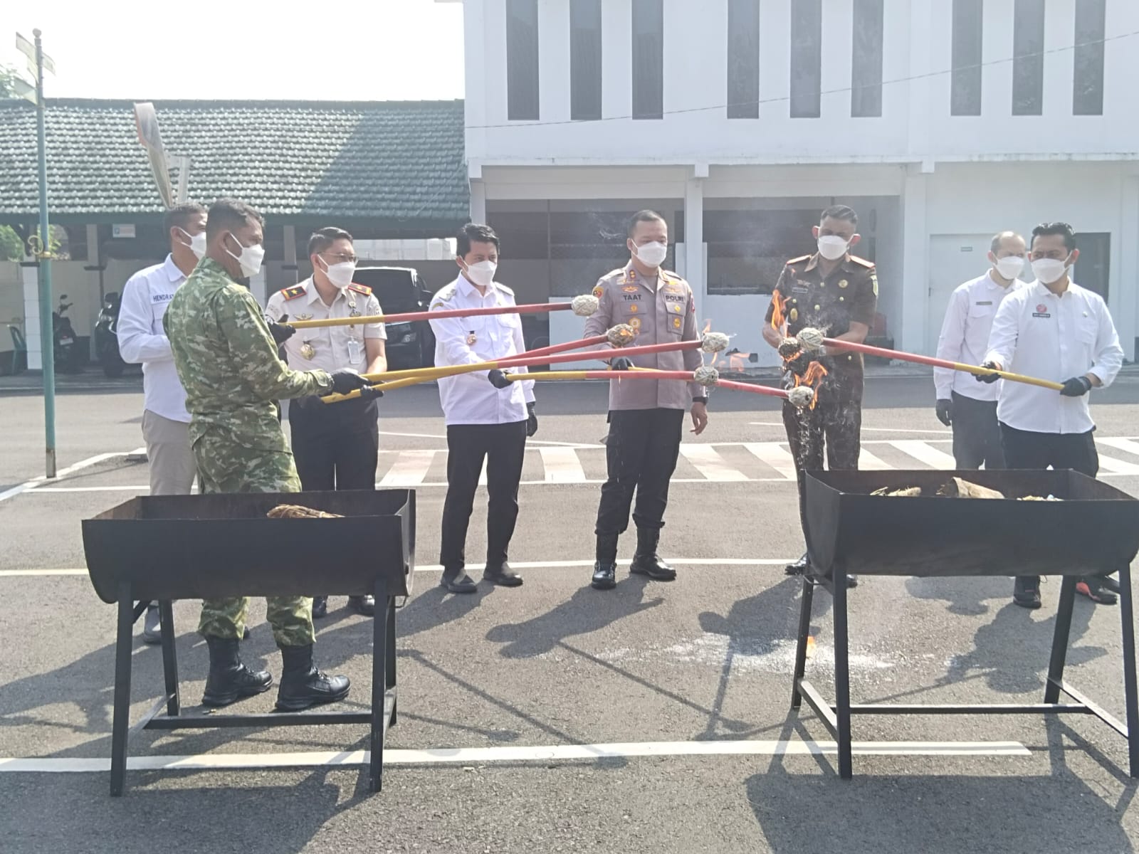 Kejari Kabupaten Malang Musnahkan Barang Bukti 62 Perkara