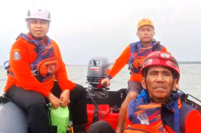Nelayan Asal Semare Hilang Tergulung Ombak di Perairan Kalirejo Pasuruan