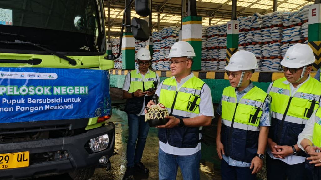 Tinjau Gudang Petrokimia Gresik, Dirut PI Jamin Ketersediaan Pupuk Bersubsidi dan Penerapan Diskon 20 Persen
