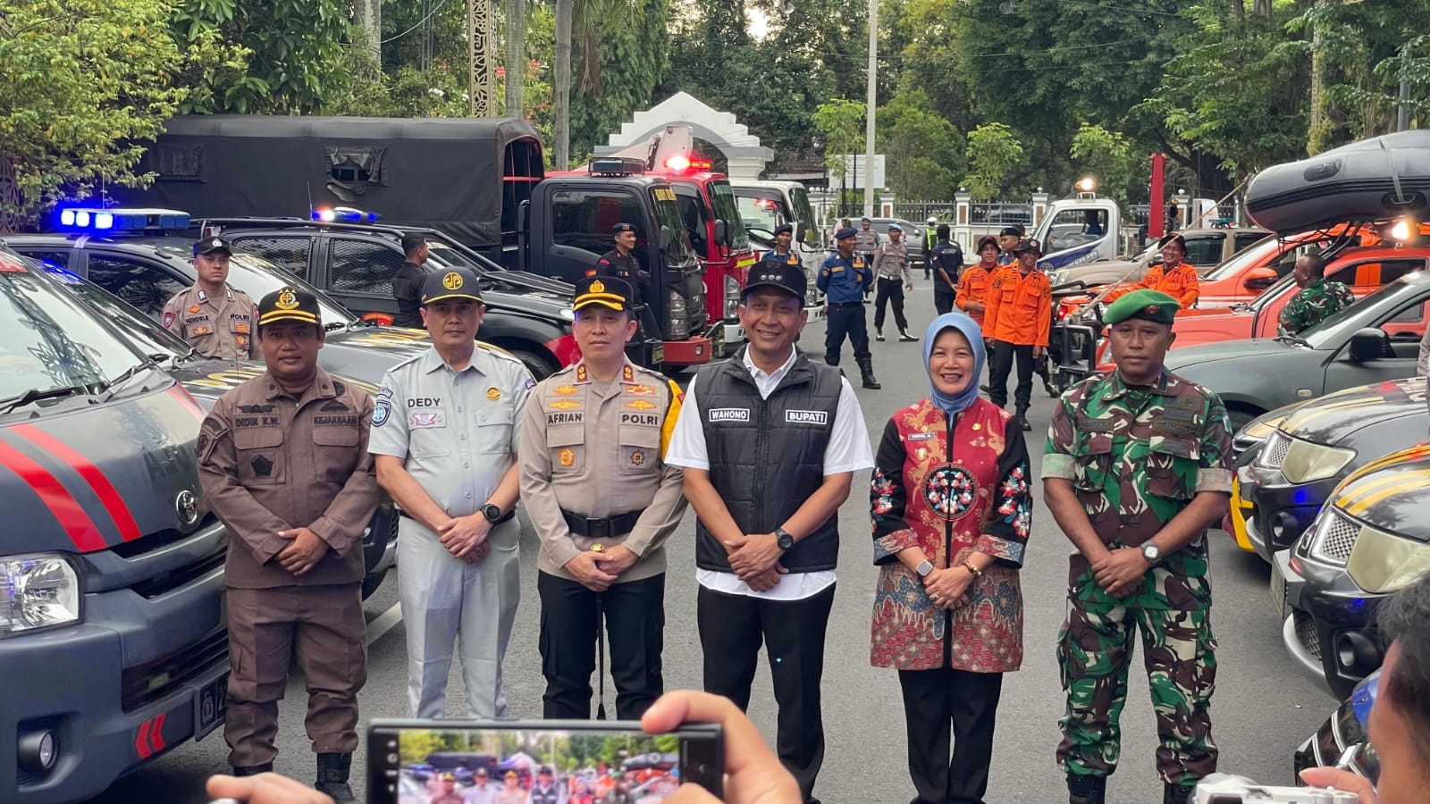 Bupati Bojonegoro Pimpin Apel Gelar Pasukan Operasi Lilin Semeru 2025, Pastikan Kenyamanan dan Keamanan Warga