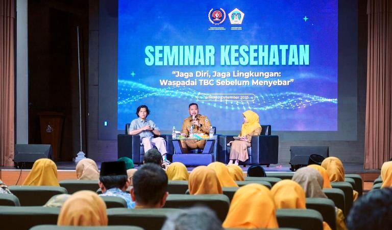 Gelar Seminar Kesehatan dengan PWI, Dinkes Gresik Ingatkan Pesantren Waspada TBC