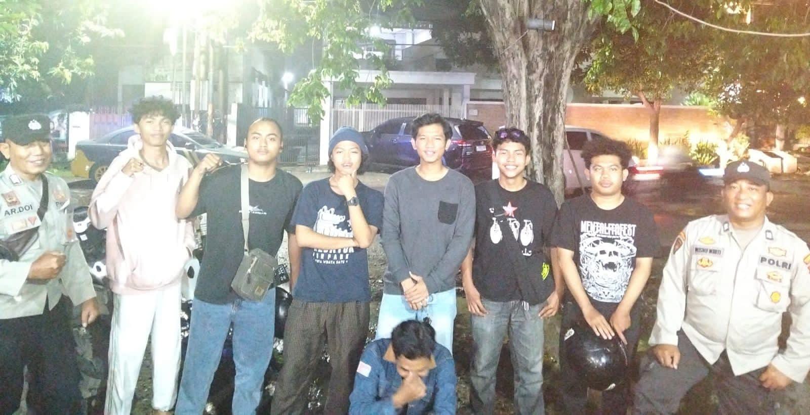 Troli Suria Polsek Gayungan Hadirkan Keamanan Sahur Subuh Ceria di Surabaya