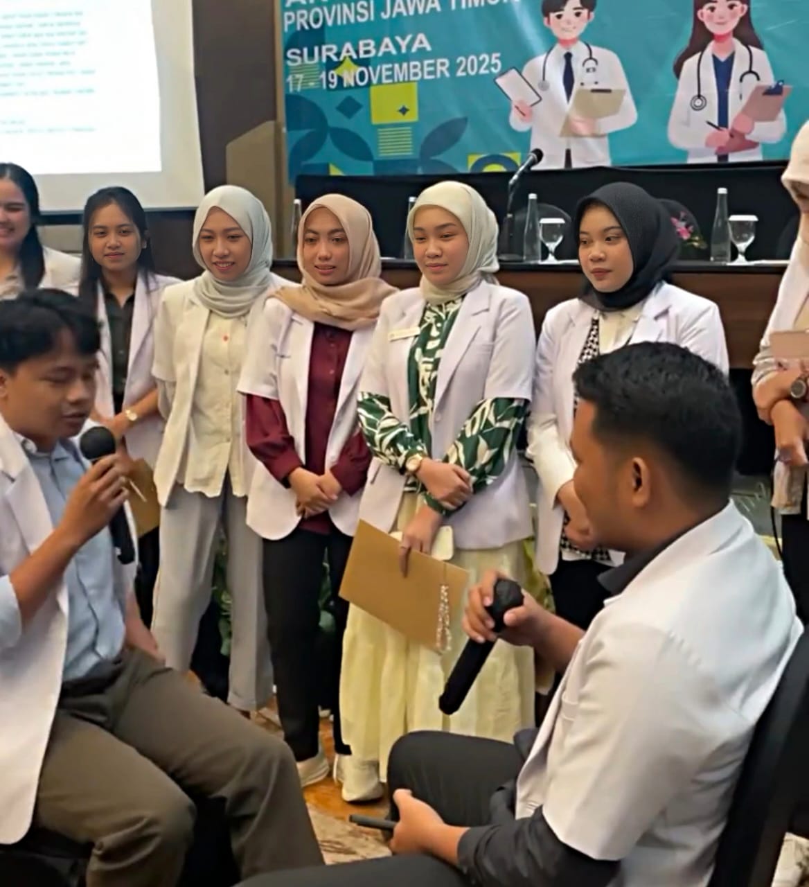 Dinkes Jatim Lepas 623 Dokter dan Dokter Gigi Muda Mengabdi