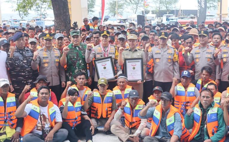 Jaga Laut Jakarta, Polda Metro Jaya Apel Bersama Ribuan Nelayan Kepulauan Seribu