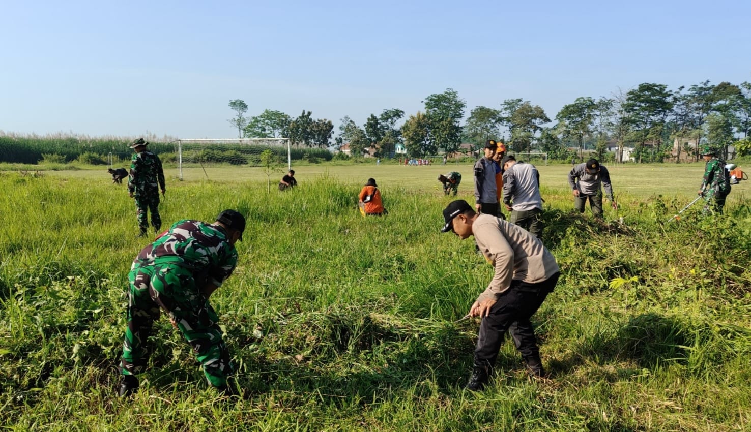 Bhabinkamtibmas, Hippam Mandiri dan Kelurahan Arjowinangun Karya Bhakti Lahan Kosong