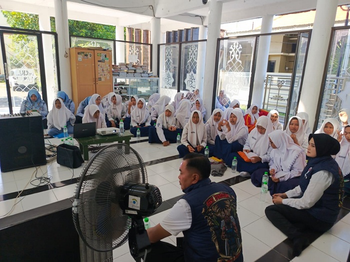 Satreskoba Polres Gresik Sosialisasi di Sekolah: Lindungi Generasi Muda Gresik dari Bahaya Narkoba