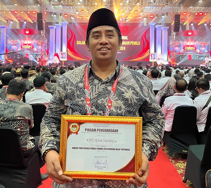 KPU Surabaya Jaga Tradisi Juara, Raih Dua Penghargaan Tingkat Nasional 