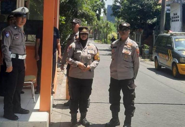 Polsek Rungkut Gencarkan Patroli Sambang Jaga Kamtibmas di Medokan Asri Surabaya