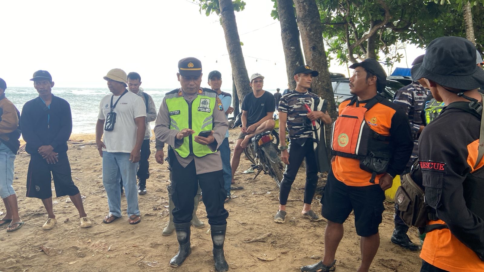 Terjang Gelombang Tinggi, Nelayan Srigonco Hilang Misterius di Perairan Pantai Balekambang