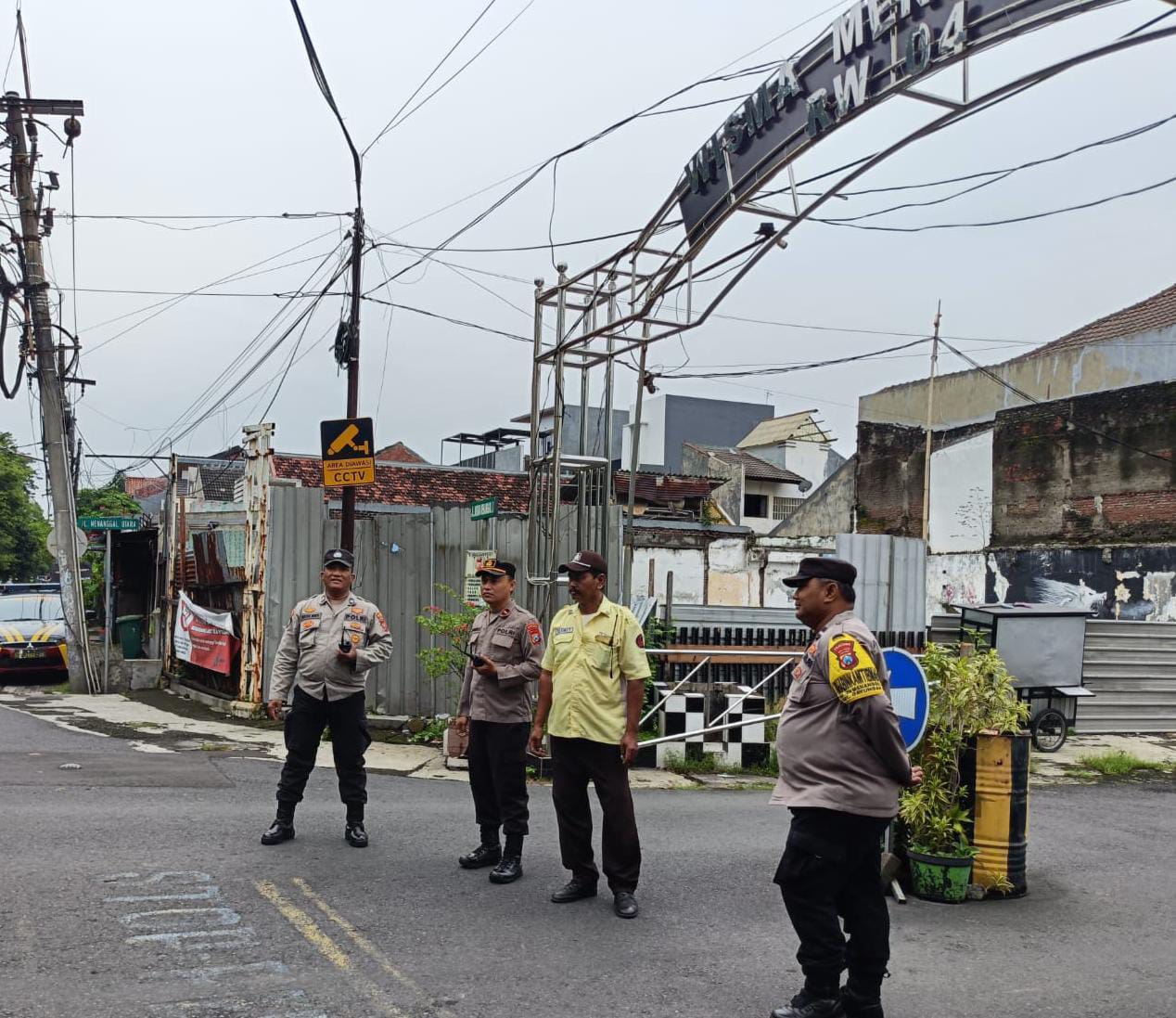 Kapolsek Gayungan Tingkatkan Patroli Antisipasi 3C di Perumahan Wisma Menanggal