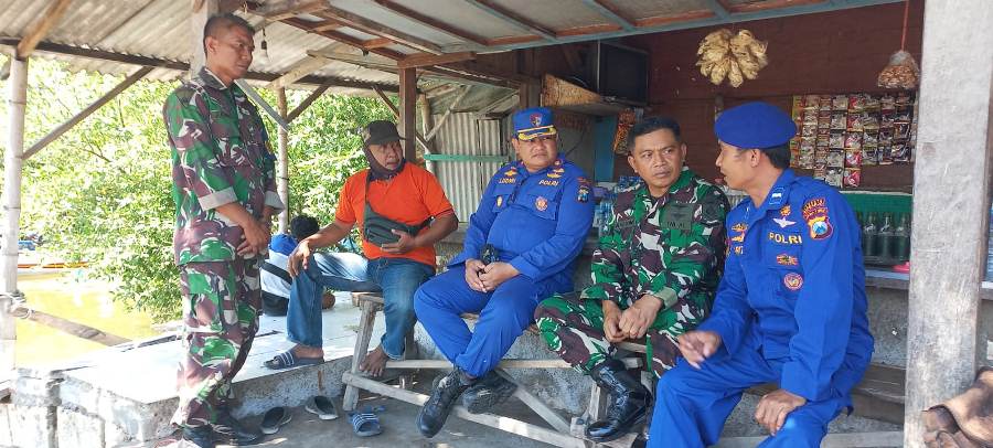 TNI-Polri di Sidoarjo Patroli Sambang Desa Kawasan Pesisir