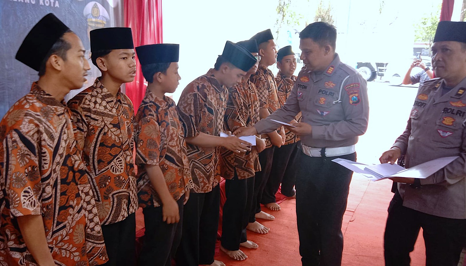 Jelang HUT Lalu Lintas ke-70, Satlantas Polresta Malang Kota Doa Bersama Anak Yatim