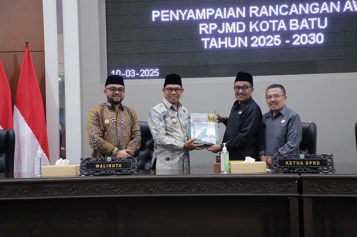 Rapat Paripurna DPRD, Pemerintah Kota Batu Sampaikan Rancangan Awal RPJMD Tahun 2025-2030