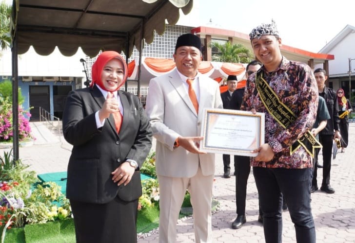 Bupati Situbondo Ajak Pemuda Mulai Perubahan dari Tempat Tidur, Kutip Lagu Oasis