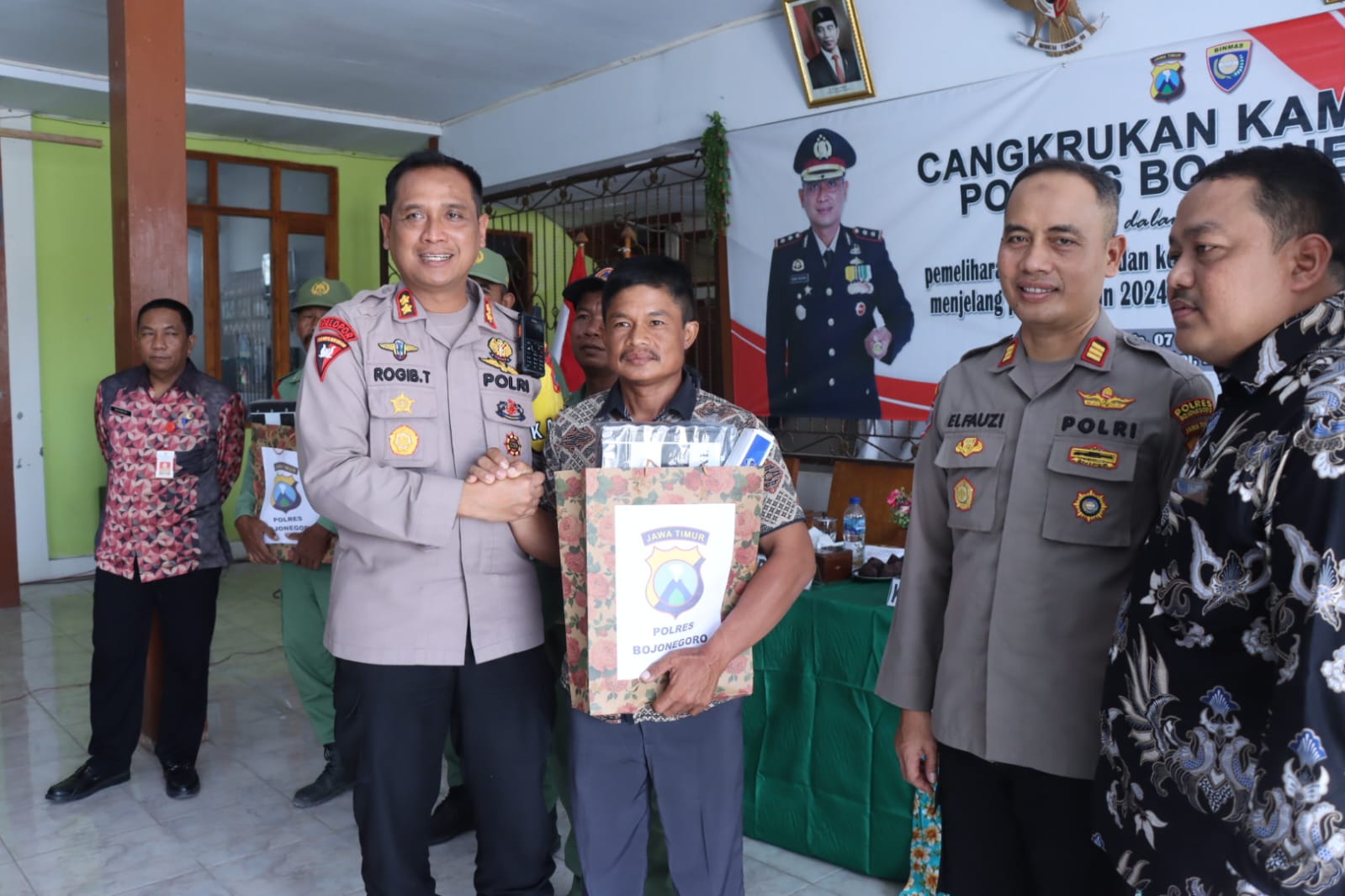 Harkamtibmas, Polres Bojonegoro Gelar Cangkrukan Kamtibmas di Kecamatan Sekar