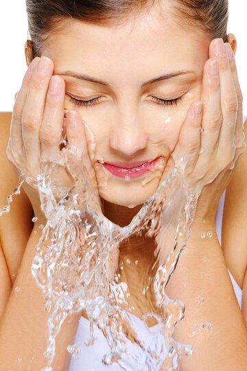 Mitos atau Fakta Mencuci Wajah dengan Air Beras Bisa Memutihkan Kulit