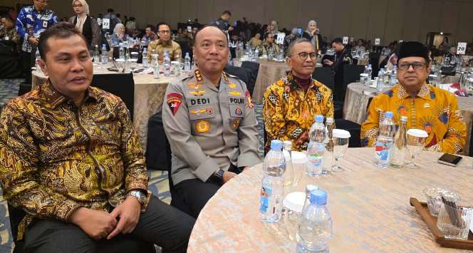 Disway Awards 2025 Jakarta: Dahlan Iskan Tegaskan Merek Lokal Harus Go Global