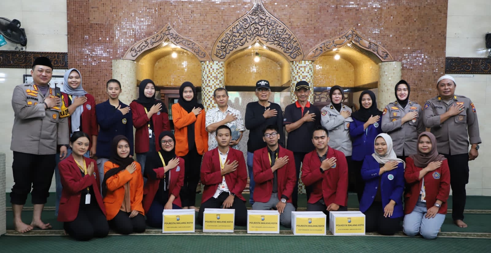 Mengisi Ramadan, Baksos Presisi Serentak di Lima Masjid Wilayah Polsek 