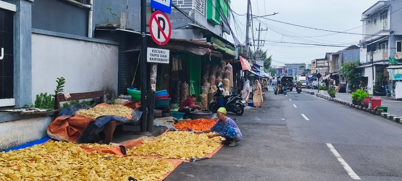 Menyusuri Jejak Kampung Kerupuk Sukolilo Baru, Eksis Sejak Era 90-an