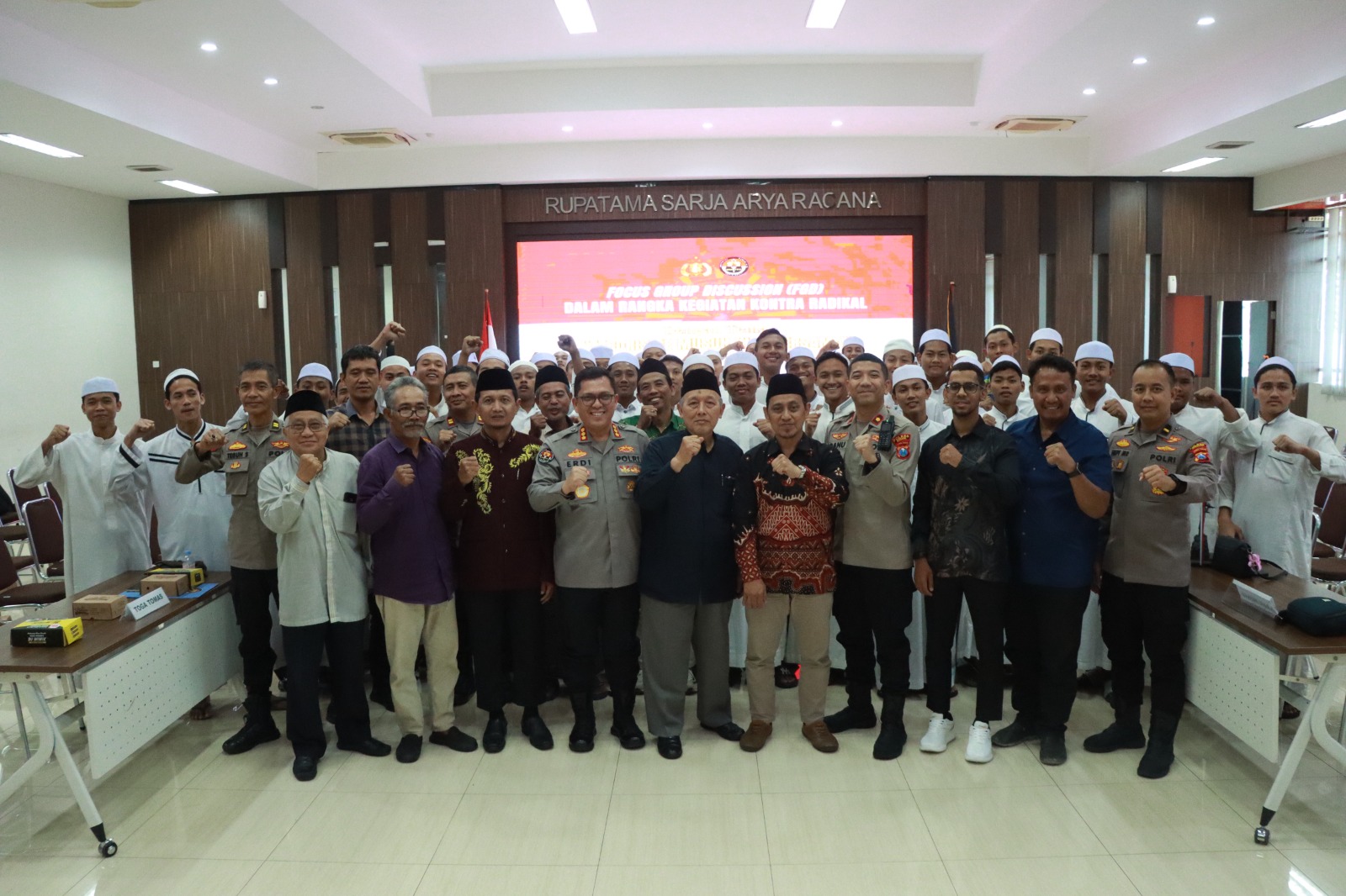 Polres Gresik Gelar Kegiatan Kontra Radikal, Eks Napiter Bagikan Kisah Kelam di Irak