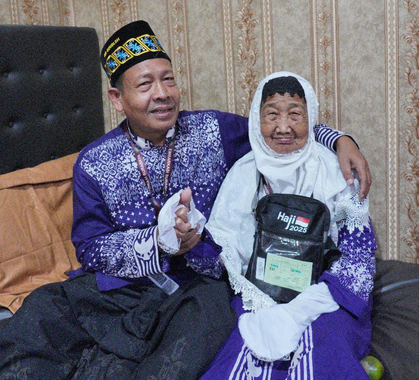 Tukang Pijat 91 Tahun Asal Gresik Akhirnya Berangkat Haji