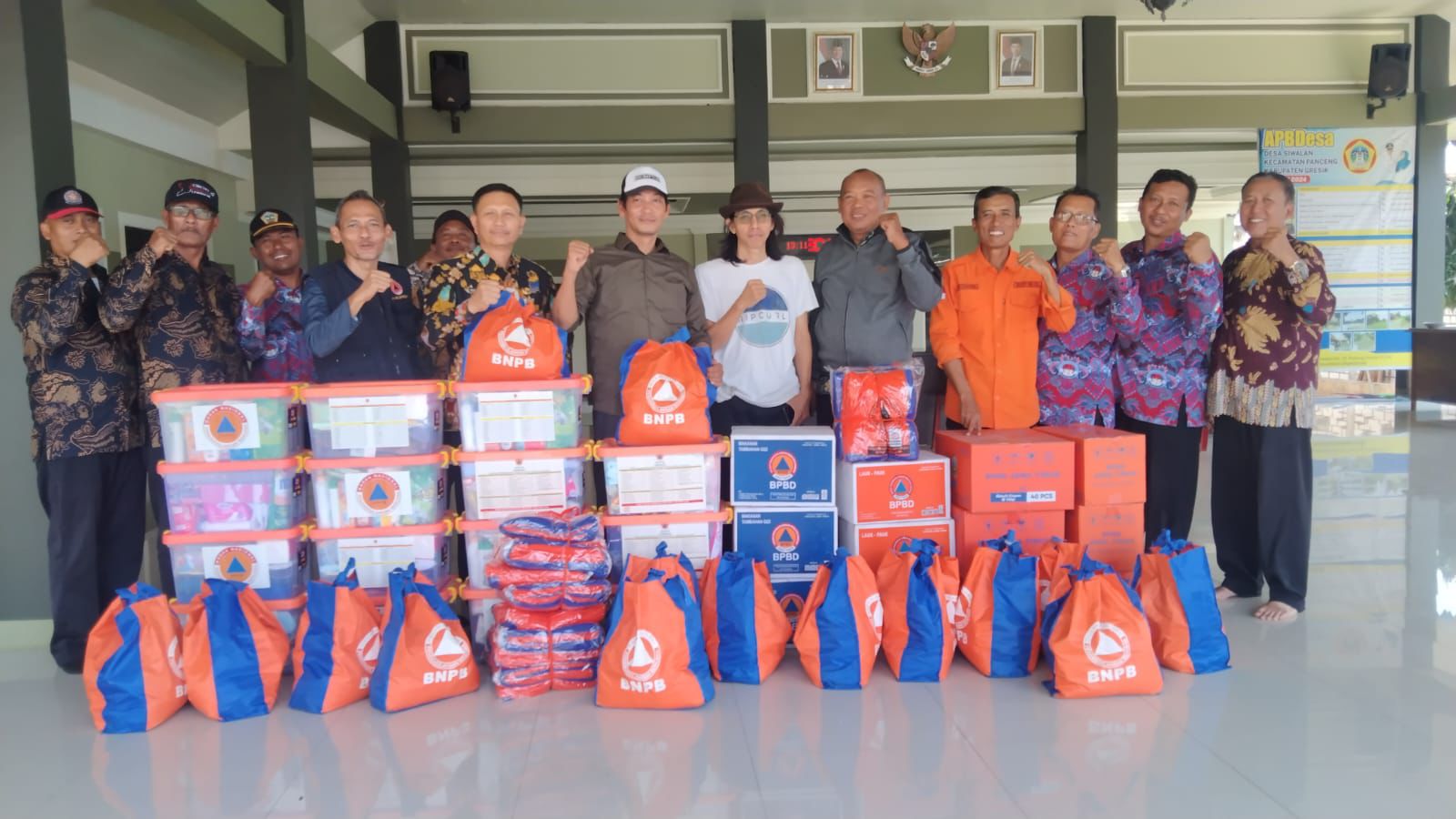 BPBD Gresik Salurkan Paket Bantuan untuk Warga Terdampak Bencana Puting Beliung di Desa Siwalan Panceng