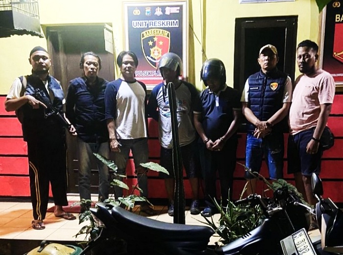 Pecatan Polisi Rampas Motor Sekuriti Perumahan