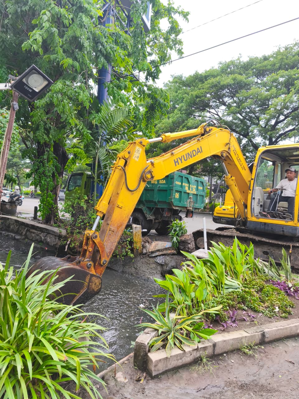 Rumah Pompa Siaga 24 Jam Atasi Banjir depan Lippo Plaza