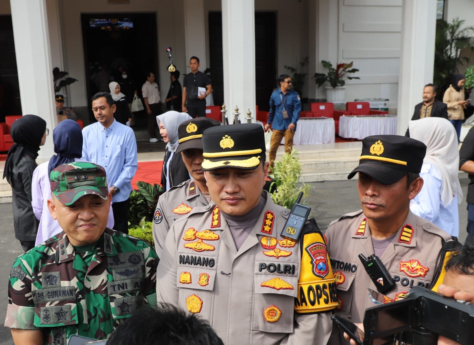 Ratusan Personil Gabungan, Amankan Sertijab Walikota dan Wakil Walikota Malang