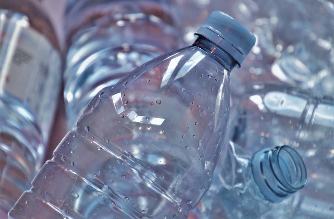Peluang Bisnis Menggiurkan dari Daur Ulang Botol Plastik