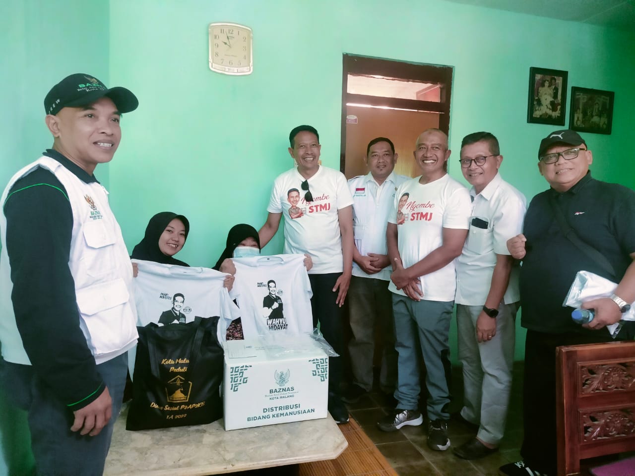 Pj Wali Kota Malang ‘Ngombe STMJ’ Bersama Warga