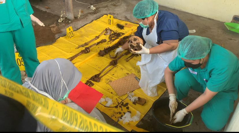 Temuan Sarung di TKP Mobil Polisi Berisi Kerangka Manusia Dikaitkan Warga dengan ODGJ yang Hilang