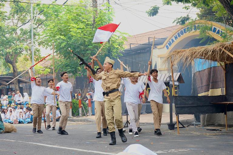 Peringati Hari Pahlawan, Siswa Smada Helat Drama Kolosal sebagai Refleksi Sejarah