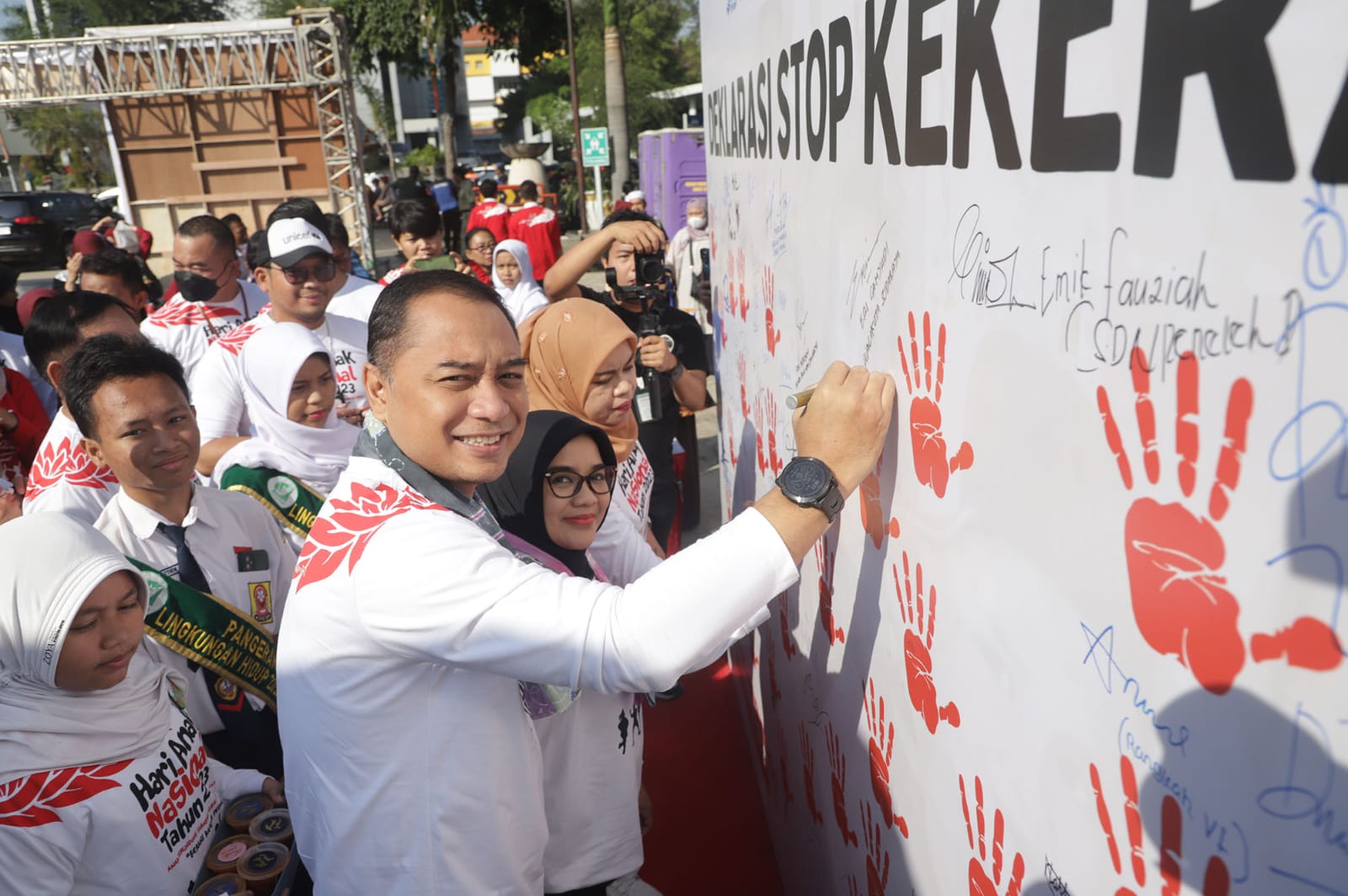 Peringati HAN, Pemkot Surabaya Ajak Ratusan Anak Senam Ceria hingga Panen di Kebun