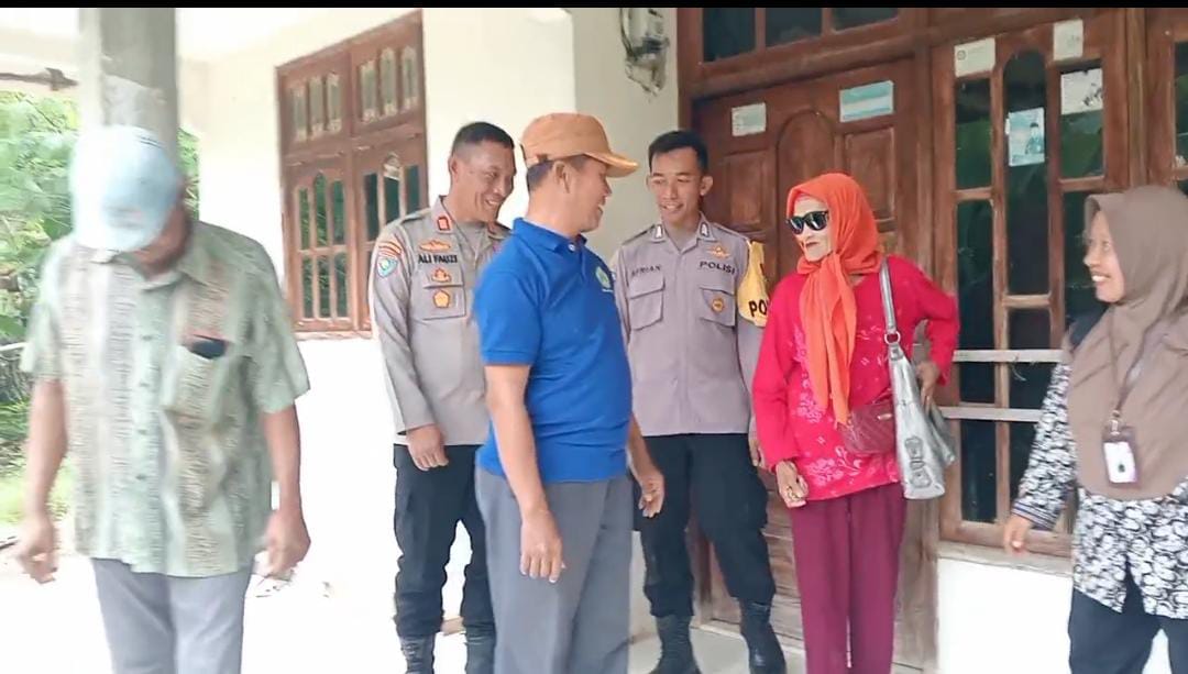 Aksi Peduli Polres Gresik, Evakuasi Nenek Sebatang Kara yang Depresi