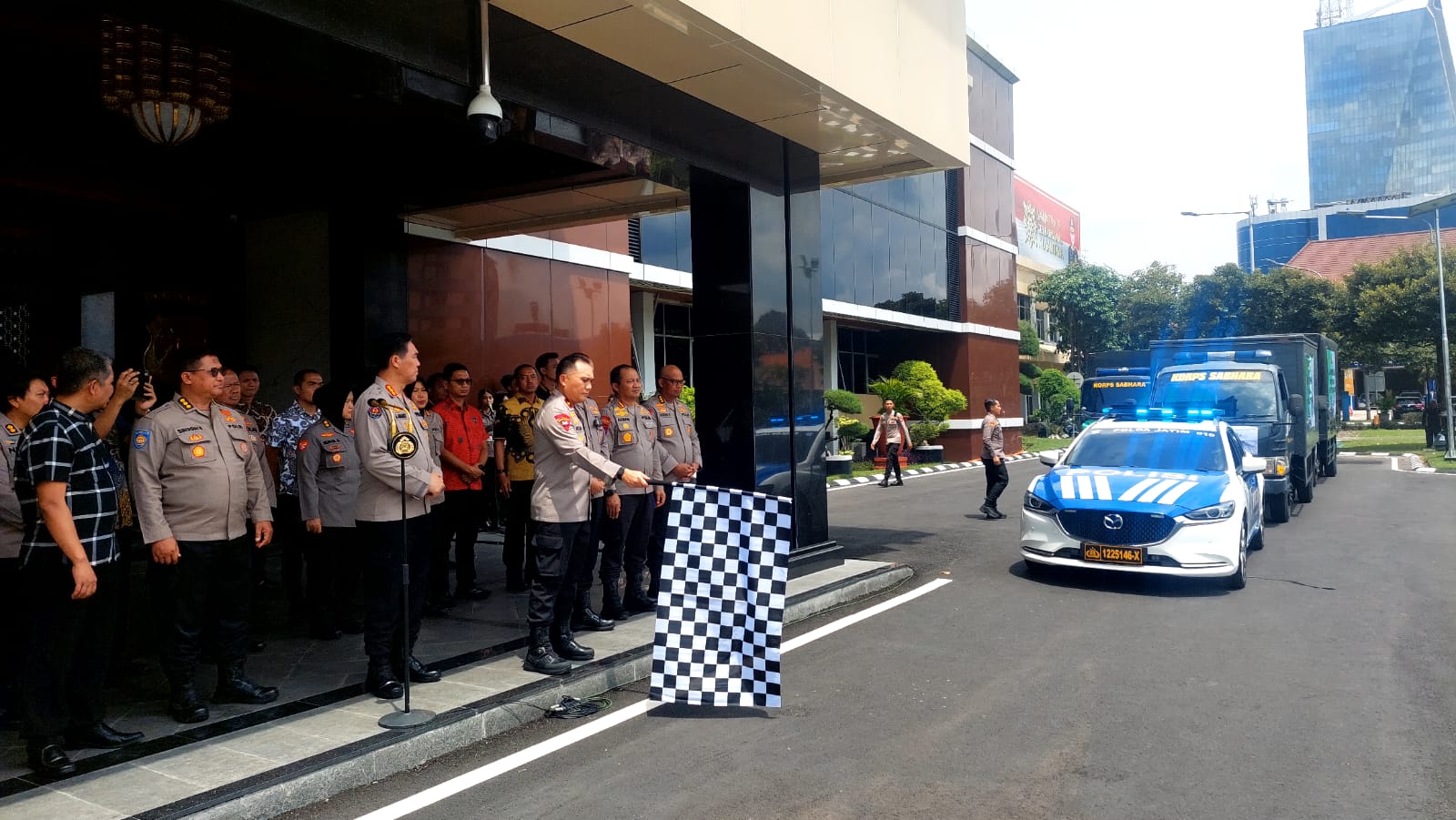 Polda Jatim Kirim Bantuan untuk Korban Bencana Erupsi Gunung Semeru