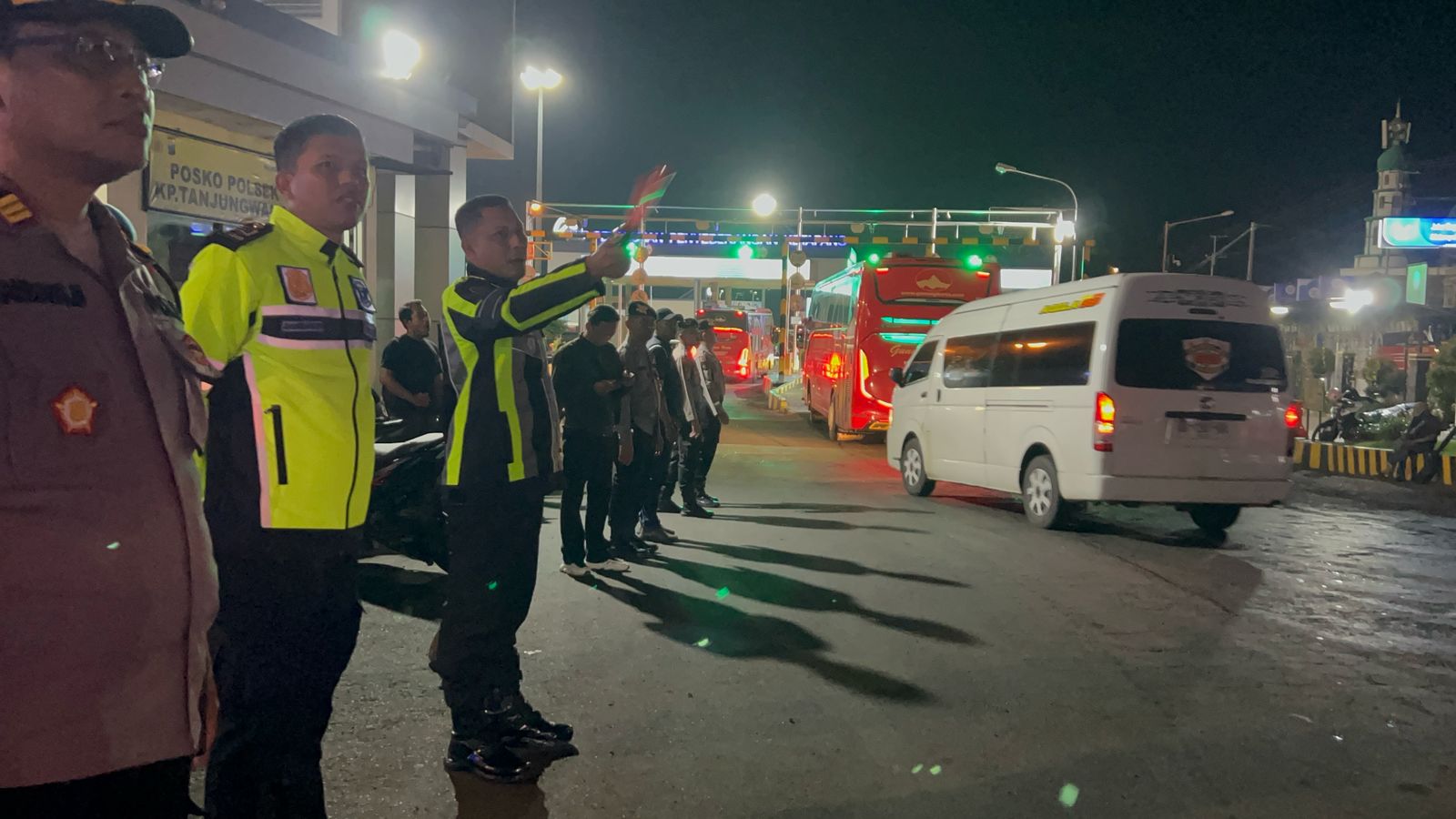 Tinjau ASDP Ketapang, Kapolresta Banyuwangi Pastikan Situasi Penutupan Sementara Pelabuhan