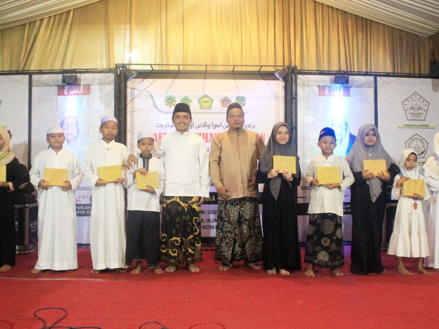 Wali Kota Pasuruan Soroti Tantangan Teknologi di Era Digital dalam Haflah Ponpes Miftahul Ulum Al Ghofury