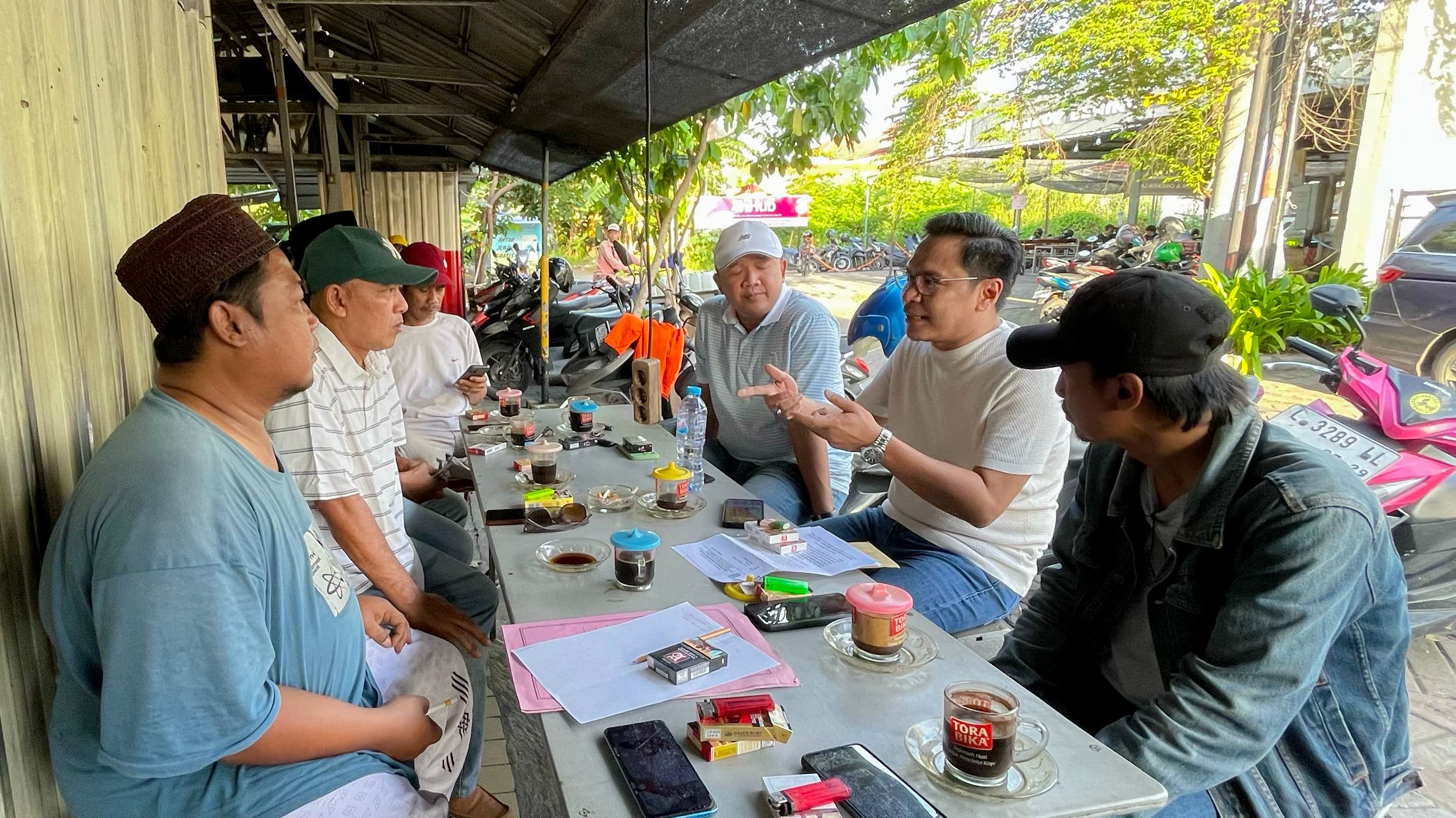 Sambang Warkop, Arif Fathoni Diwaduli BUMK Gunung Anyar Soal Penggusuran
