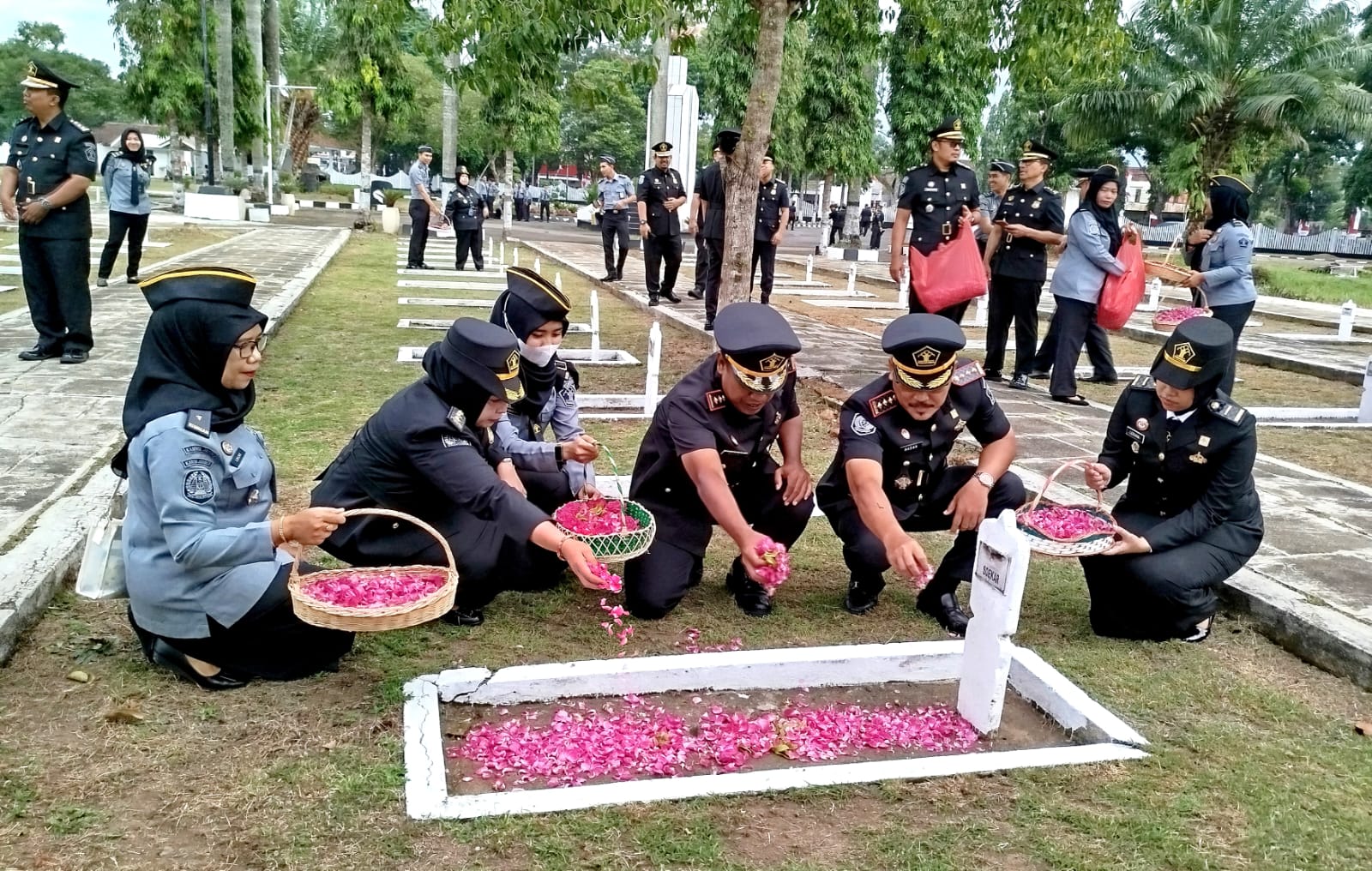 Tiga Kepala Kantor Kemenkumham Wilayah Jember Kompak Tabur Bunga, Perkuat Semangat Pengabdian