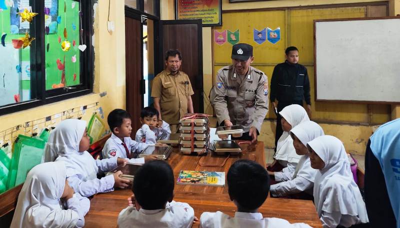 Peduli Stunting, Polsek Galis Aktif Giat Monitoring Alur Pendistribusian MBG 