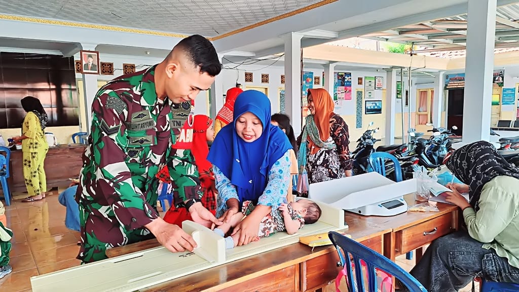 Sebanyak 66 Balita Terima Imunisasi di Desa Papringan Klakah Lumajang