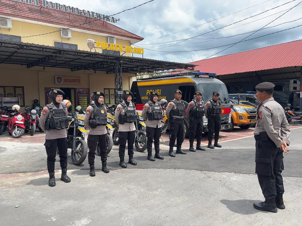 Polwan Polres Ngawi Gelar Patroli Dialogis, Hadirkan Rasa Aman Bagi Masyarakat